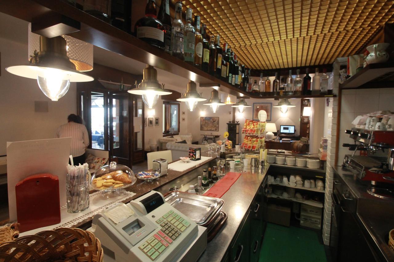 Hotel Ristorante Sensole Sulzano Luaran gambar
