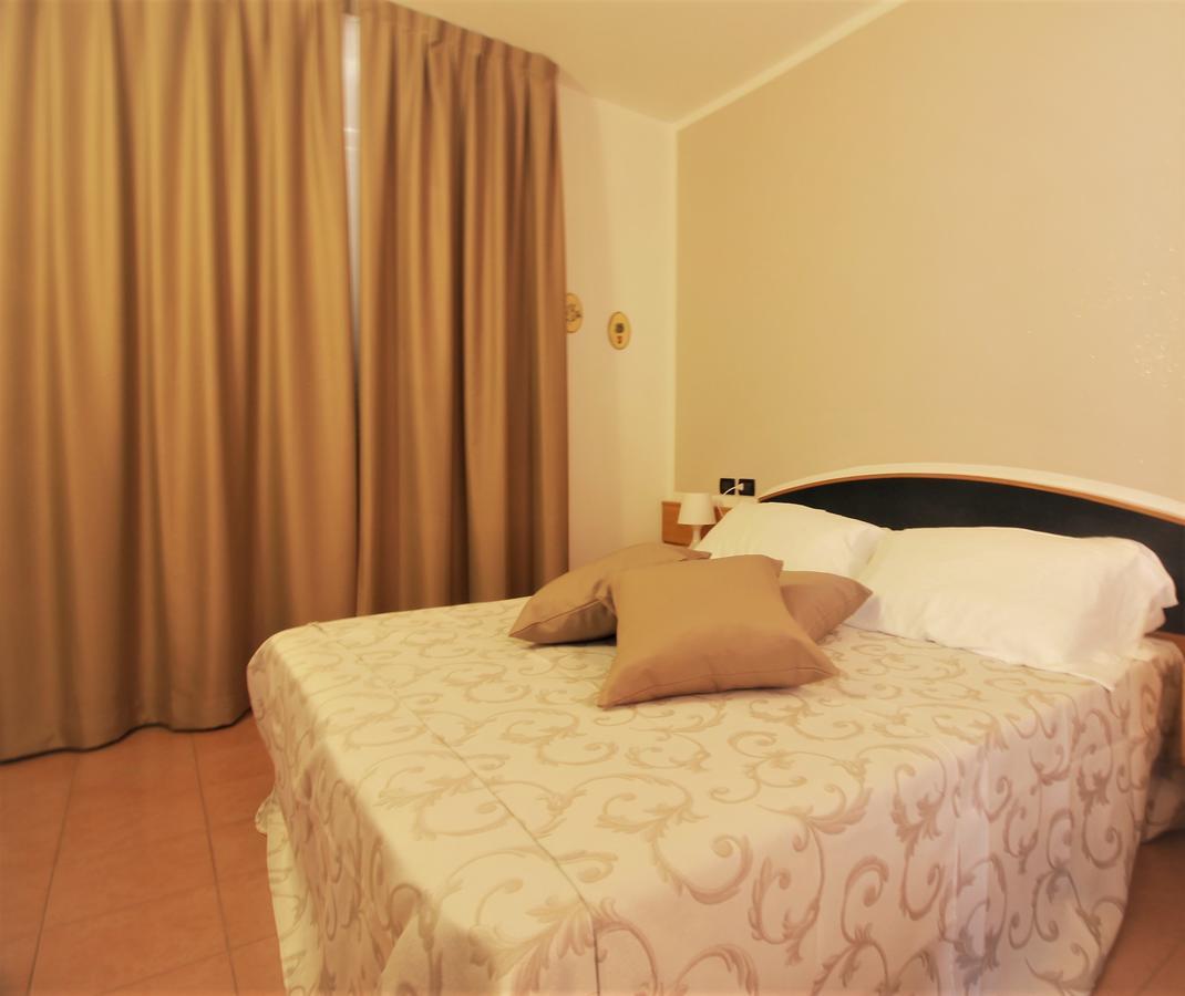 Hotel Ristorante Sensole Sulzano Luaran gambar